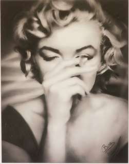 "Marilyn Monroe - The Legend 2 - Hand Drawing with charcoal - Exclusive 1/1 Worlwide - By LA Reyna - Art Work Size 114 x 90 cm - Luxury Wooden Framed - Signed by The Artist & Original Certificate - 100% New items. - Secure Shipping on Museum Box | Catawiki