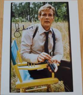 James Bond - Roger Moore (+) is James Bond 007 - autopgraph, photo, signed with Certified Genuine b´bc holographic COA | Catawiki