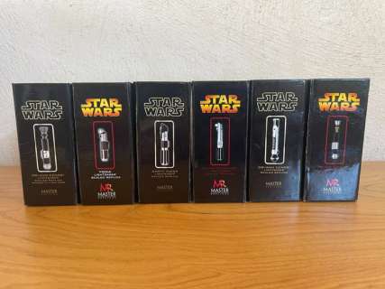 Star Wars - Lot of 6 official replica lightsabers - Master Replicas | Catawiki
