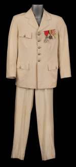 Lot 147 - Claude Rains ivory military suit from Casablanca