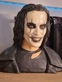 Bust, The crow - 50 cm - Resin - 2003 | Catawiki