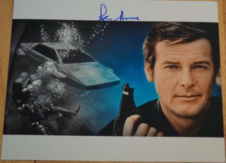 James Bond 007: The Spy Who Loved Me - Roger Moore (+) is James Bond 007 - autopgraph, photo, signed with Certified Genuine b´bc holographic COA | Catawiki