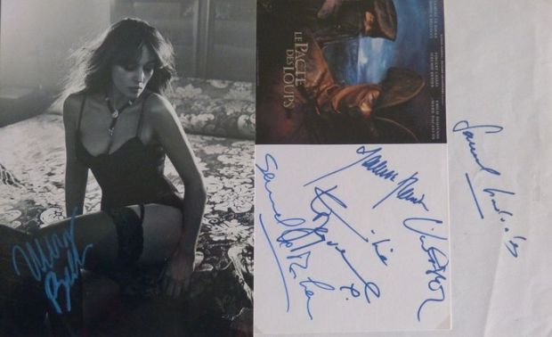 Le Pacte des Loups - Lot of 6 original autographs, incl. Monica Bellucci & Vincent Cassel | Catawiki