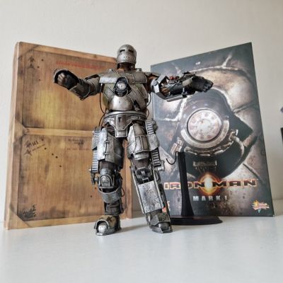 Hot Toys - Action figure Iron Man Mark I v1.0 - Grande Figurine 30cm en parfait état, COMME NEUF - Iron Man, Robert Downey Jr - 2000-2010 - Japan | Catawiki