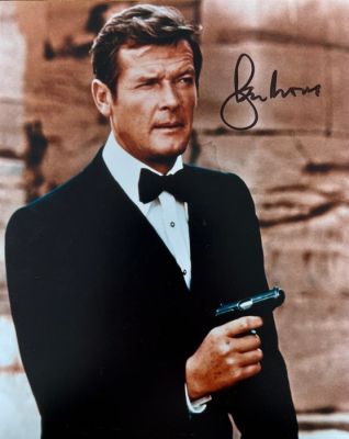 Roger Moore - James Bond Tuxedo with Walther PPK The Spy Who Loved Me 1977 | Catawiki