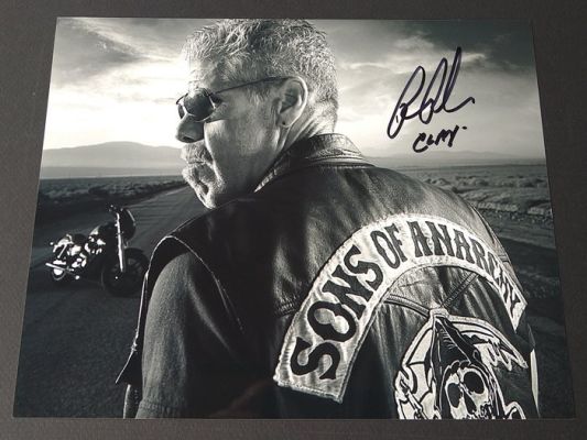 Sons of Anarchy - Signed by Ron Perlman, with Letter of Authenticity - Photo, Autograph | Catawiki
