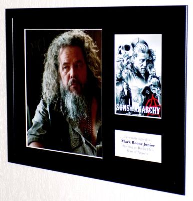 Sons of Anarchy - Mark Boone Junior (Robert ’Bobby’ Munson) Framed, signed + COA | Catawiki