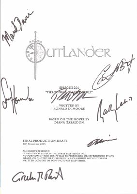 Outlander 8.25x11.75 Script Cover Facsimile Cast Signed by Sam Heughan, Caitriona Balfe, Graham McTravish, Duncan Lacroix, Maril Davis, Diana Gabaldon, & Gary Lewis | SWAU