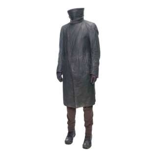 BLADE RUNNER 2049 (2017) - Lot #7 : K‘s (Ryan Gosling) Costume with Coat Matched to Arrival at Sapper‘s Farm Scene