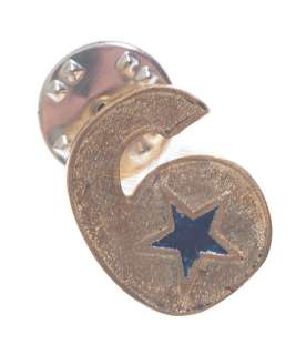 Lot 465 - Warehouse 13 (TV) - Pete Lattimer‘s Secret Service Pin (Eddie McClintock)