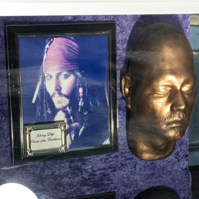 Lot 1063 - Johnny Depp Life Mask For Pirates | misc / divers