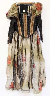 Lot 3131 - Legend of the Seeker (American adventure series, 2008-2010) - Eight costumes to include Zeddiccus an