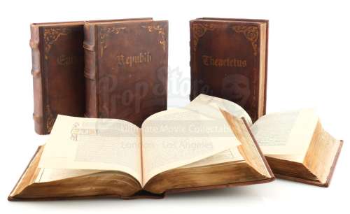 Robin Hood (2018) | Five Friar Tuck Books | Propstore