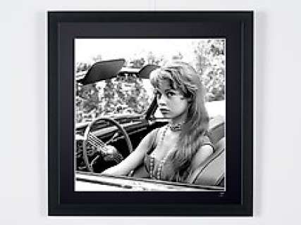 Brigitte Bardot, Renault Floride 1958 | Brigitte Bardot, Renault Floride 1958 - Fine Art Photography - Luxury Wooden Framed 70X50 cm - Limited Edition Nr 03 of 30 - Serial ID 30155 - Original Certificate (COA), Hologram Logo Editor and QR Code - 100% new items | Catawiki