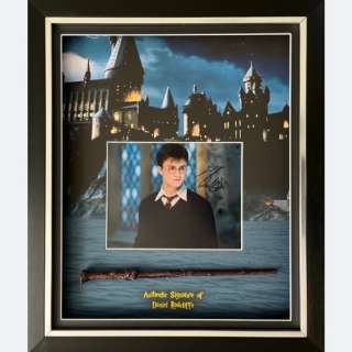 Harry Potter - Signed by Daniel Radcliffe (Harry) - RARE - FRAMED WITH WAND! | Catawiki