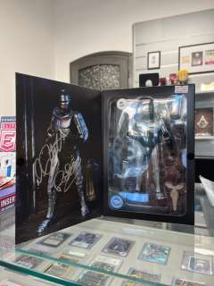Robocop - Action figure Signed on box by Peter Weller, with COA - Neca | Catawiki