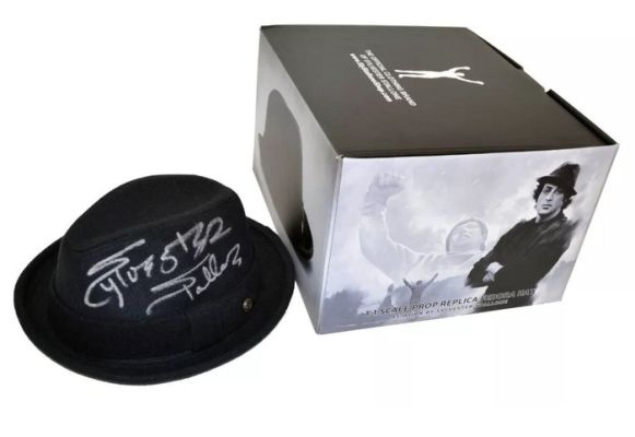 Rocky - Sylvester Stallone (Rocky Balboa) signed - Official Replica Fedora - Authentic Signings COA | Catawiki