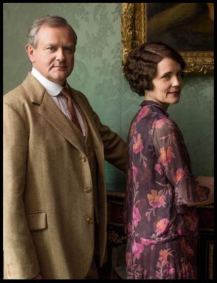 Downton Abbey - Original screen used Dress for Elizabeth McGovern (Cora), by Designer Anna Robbins - Costume - Vintage | Catawiki