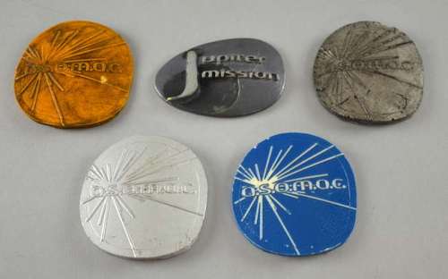 † Lost In Space (1998) 5 different prop insignias made from resin | Ewbank’s