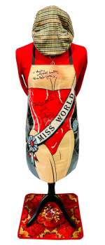 ONLY FOOLS & HORSES - STRANGERS ON THE SHORE APRON DISPLAY | Auctioneum Ltd