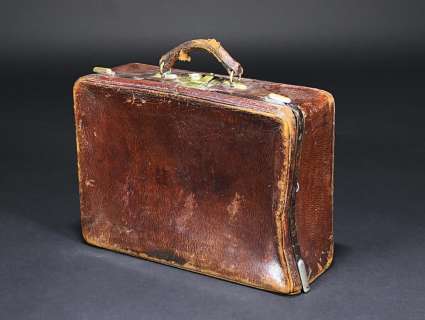 THE WOMAN IN BLACK - Lot 34 - Arthur Kipps‘ (Daniel Radcliffe) Brown Leather Suitcase