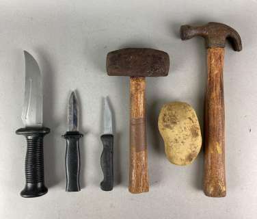 Group of 6 Screen Used Set Weapon Props | misc / divers