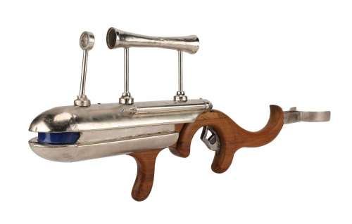 BARBARELLA (1968) - Lot #45 : Futuristic Rifle