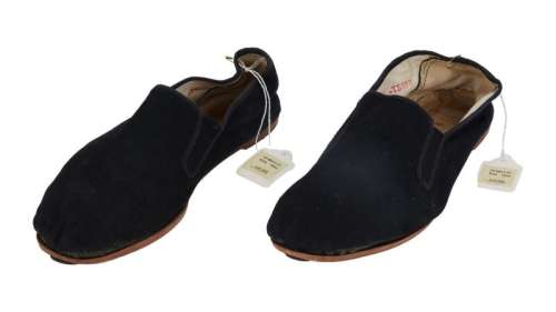 Bruce Lee | 1973 Shoes from "Enter the Dragon" | Julien’s