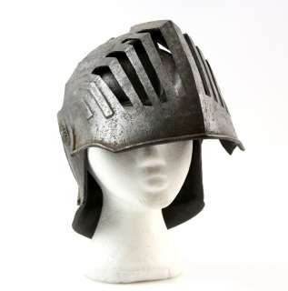 Lot 2107 - Legend of the Seeker (Television series 2008-2010) - Medieval knight‘s helmet from the American TV S