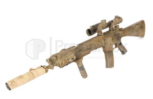 Lot 58 - Lone Survivor (2013) Mark Wahlberg Hero Mk.12 Mod-1 Assault Rifle