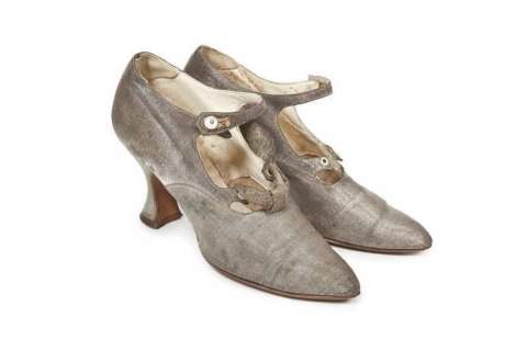 Lot 353 - BILLIE BURKE MGM STUDIOS THE WIZARD OF OZ SHOES