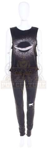 Slender Man - Wren’s (Joey King) Outfit - 32-16 | Icons of Pop Culture