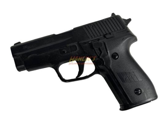 Lot 135 - Halo (2022) - Colonial Marine Pistol | Hanlin Auction Service