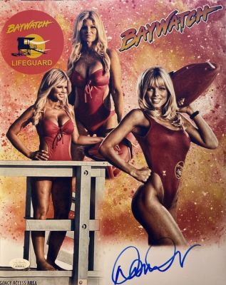 Baywatch - Donna D’Errico - Signed 28x35 cm - With JSA COA | Catawiki