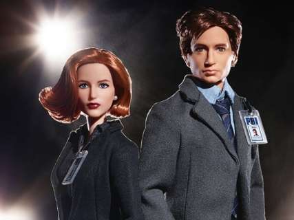 Mattel - Barbie doll - The X-Files - Agents Scully and Mulder Barbie & Ken - Collector Edition Giftset - 1998 - U.S. | Catawiki