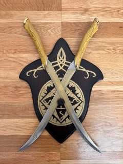 Lord of the Rings - Set of replica Legolas knives, on wall plaque | Catawiki