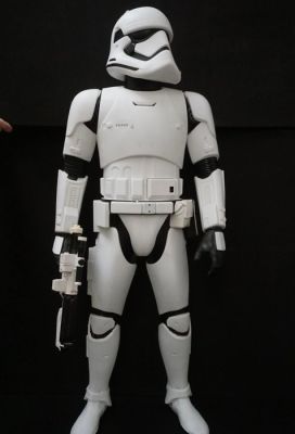 Inconnnu - Sculpture, FIRST ORDER STORM TROOPER - 122 cm - Plastic | Catawiki