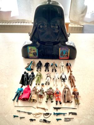 Kenner - Action figure Star Wars – 21 vintage Kenner figuren met accessoires en Darth Vader-opbergkoffer - 1970-1980 - U.S. | Catawiki