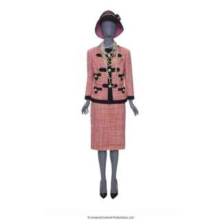 The Umbrella Academy (2019-2024) - Lot 191 - The Handler‘s (Kate Walsh) 1960s Shopping Ensemble