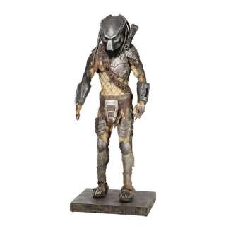 AVPR: ALIENS VS. PREDATOR - REQUIEM (2007) - Lot #18 : Wolf (Ian Whyte) Predator Costume Display