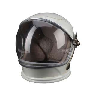 PLANET OF THE APES (2001) - Lot #988 : Captain Leo Davidson‘s (Mark Wahlberg) Screen-Matched Astronaut Helmet