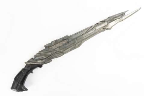 Lot 1128 - "STAR TREK: INTO DARKNESS" KLINGON LIGHT-UP STUNT DISRUPTOR RIFLE