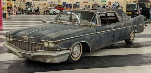 A Series of Unfortunate Events Movie Used 1960 Chrysler Imperial Crown Limo | misc / divers