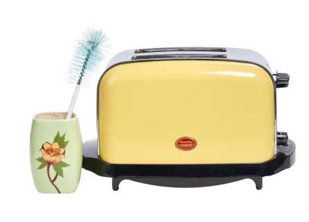 Six Feet Under - Fisher Home Kitchen Toaster and Cup