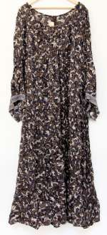 Lot 3133 - Legend of the Seeker (American adventure series, 2008-2010) - Eight costumes, predominantly dresses.
