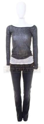 Total Recall (2012) – Lori Quaid’s (Kate Beckinsale) Outfit – 26-49 | Icons of Pop Culture