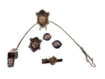 The Departed (2006) - Colin Sullivan (Matt Damon) Police Prop Collection | Hanlin Auction Service