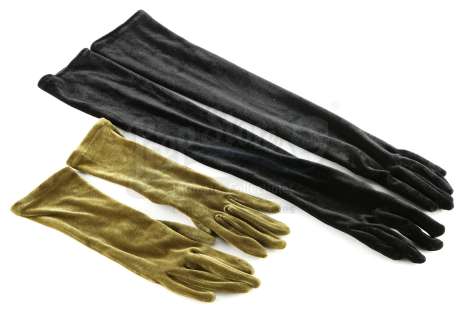 THE HAUNTING OF HILL HOUSE - Lot 10 - Theo Crain‘s Green Velvet Gloves Worn at the Dinner Table with Black Gloves