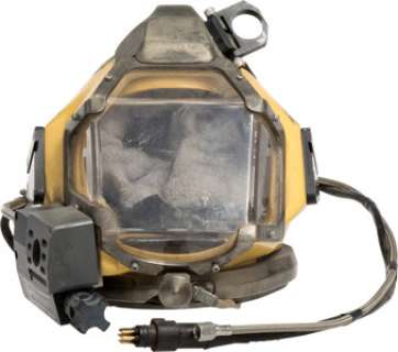The Abyss (TCF, 1989), Captain "Kidd" Brewer Jr. "Lew Finler" Yellow Diving Helmet and Diving Backpack. (Total: 2 Items)