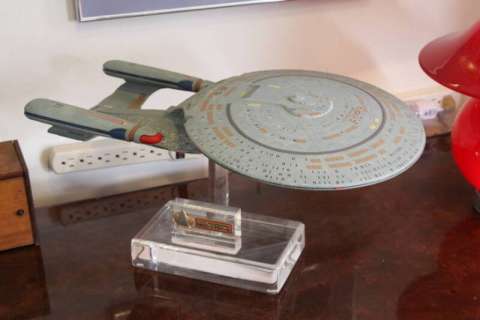 MODEL STARSHIP ENTERPRISE | Julien’s
